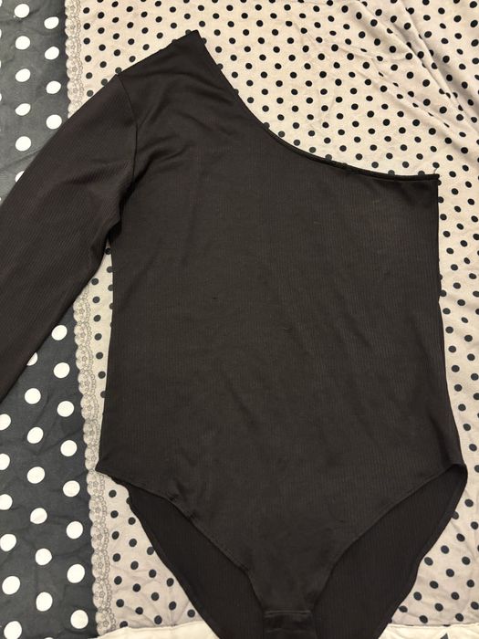 Чисто нови и малко носени дрехи, отлично състояние