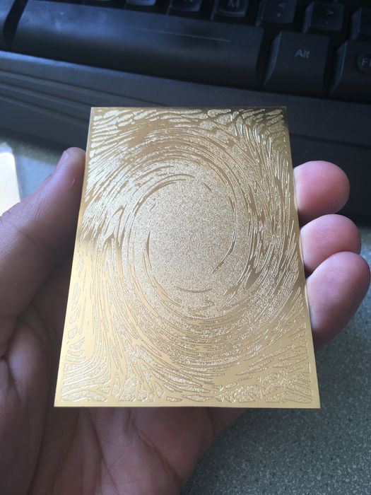 Метални Pokemon и Yu Gi Oh карти