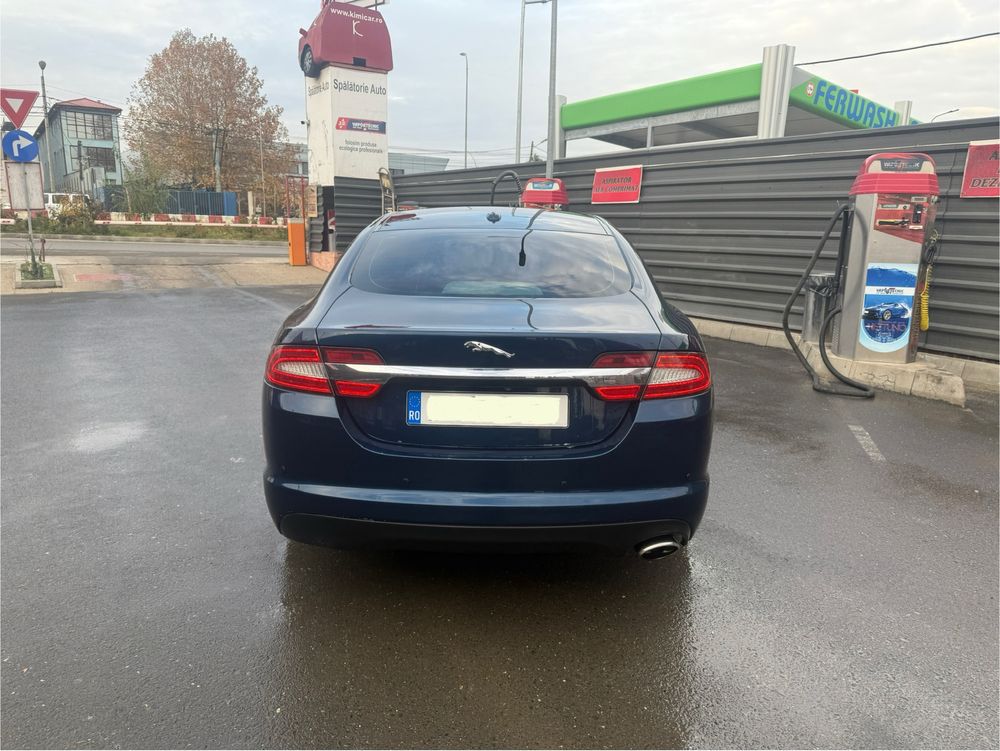 Jaguar XF - 2012