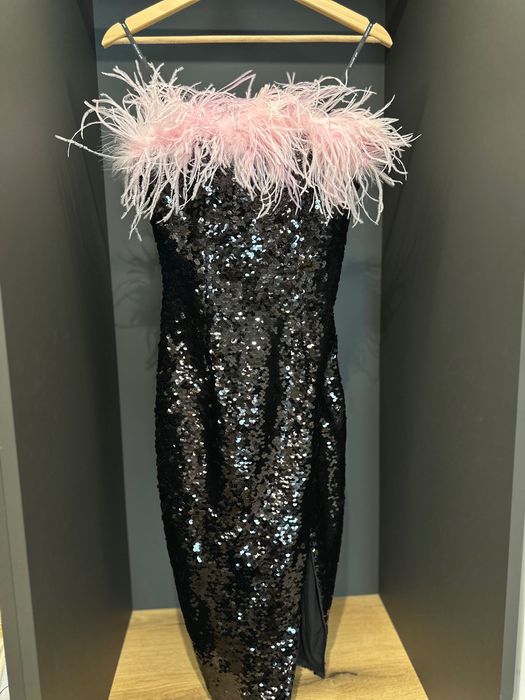 Self-Portrait Черна рокля с пайети и пера