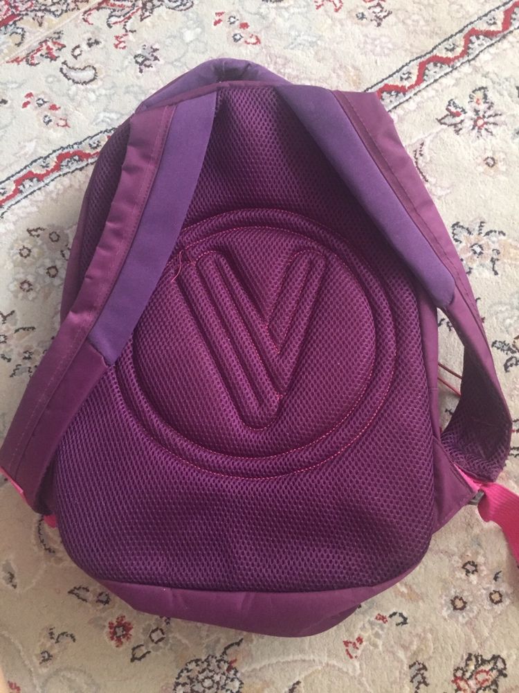 Продам школьный рюкзак для девочки