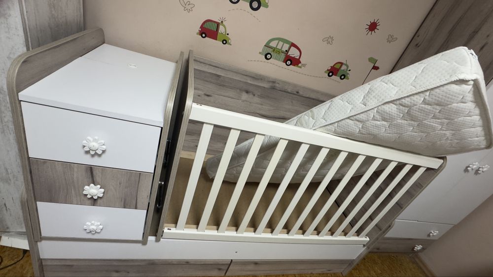 Кушетка, повивалник, легло, шкаф, матрак