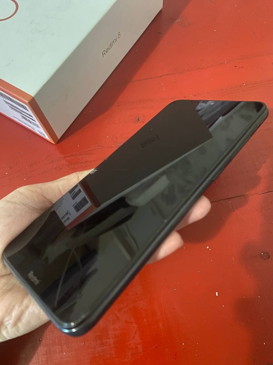 Redmi 8 A . 4/64 deyarli ideal