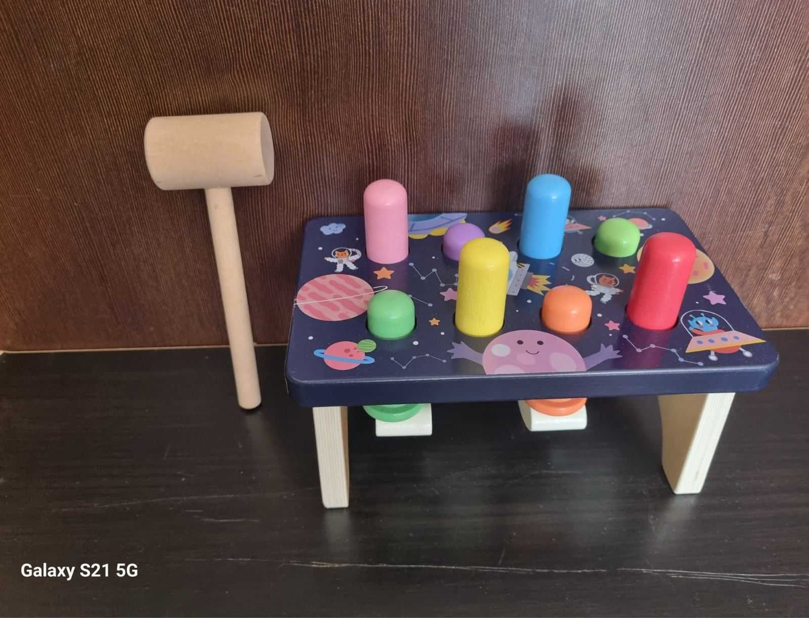 Hammering pounding toy