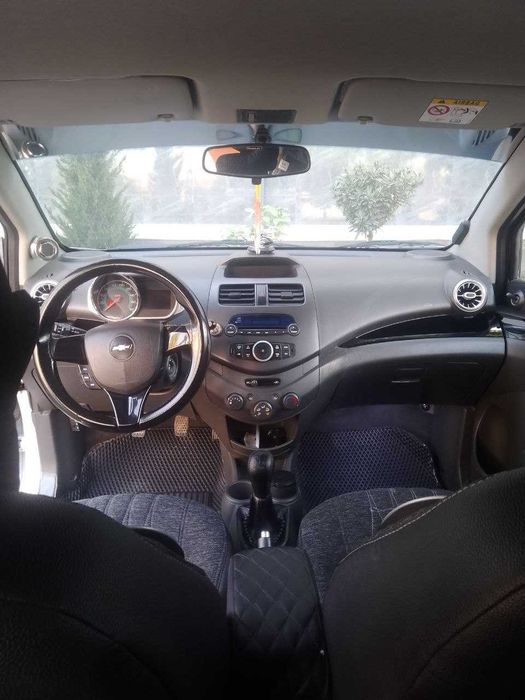 Mashina sotiladi Spark