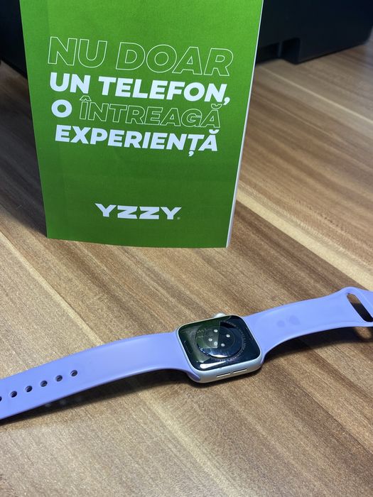 Apple Watch Seria 6 / 40 mm /Silver Aluminium Ceramic Case/ Foarte bun