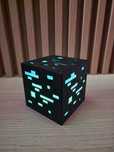 Cub Minecraft Luminat – Decor Epic pentru Gameri!