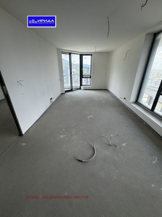 Просторен тристаен апартамент в Кръстова вада с АКТ 16!