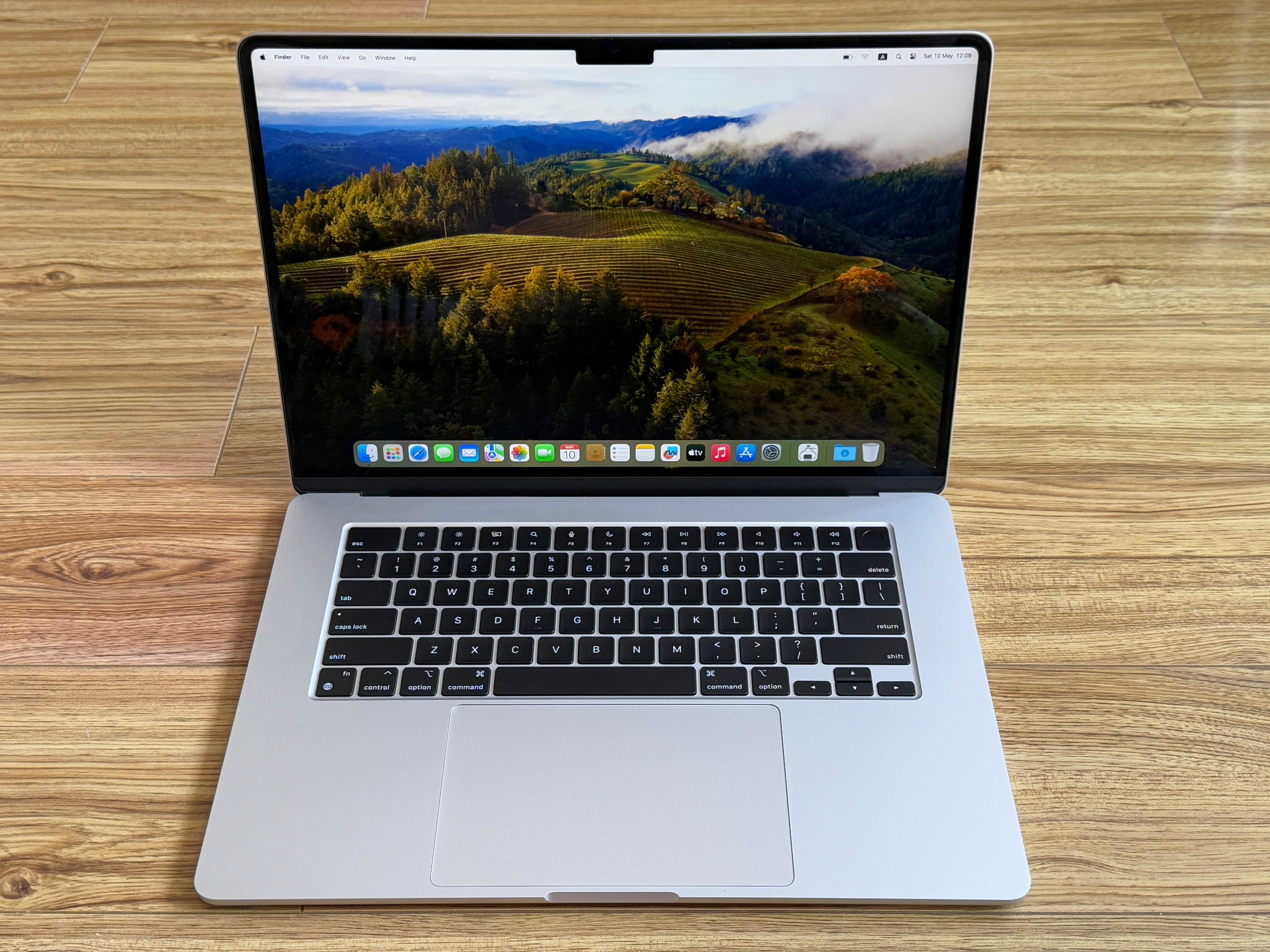 MacBook Air 15 M2`8 CPU/10 GPU/8GB RAM/256GB SSD/Гаранция/Бат 100%-33ц