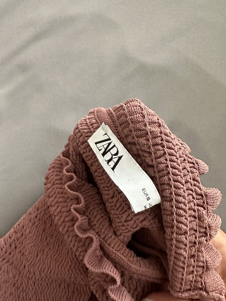 ZARA- пола, къси панталонки, топове