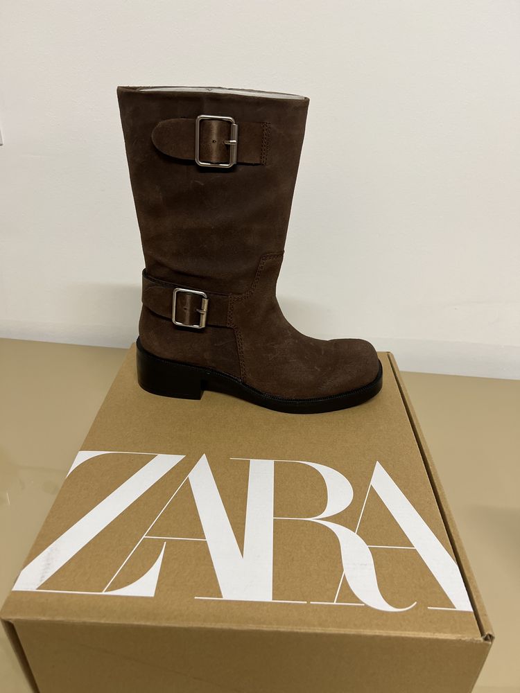 Vand cizme , maro , toc jos, din piele intoarsa -ZARA