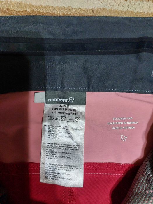 Pantaloni scurți, munte, treking Norrona ,damă, L