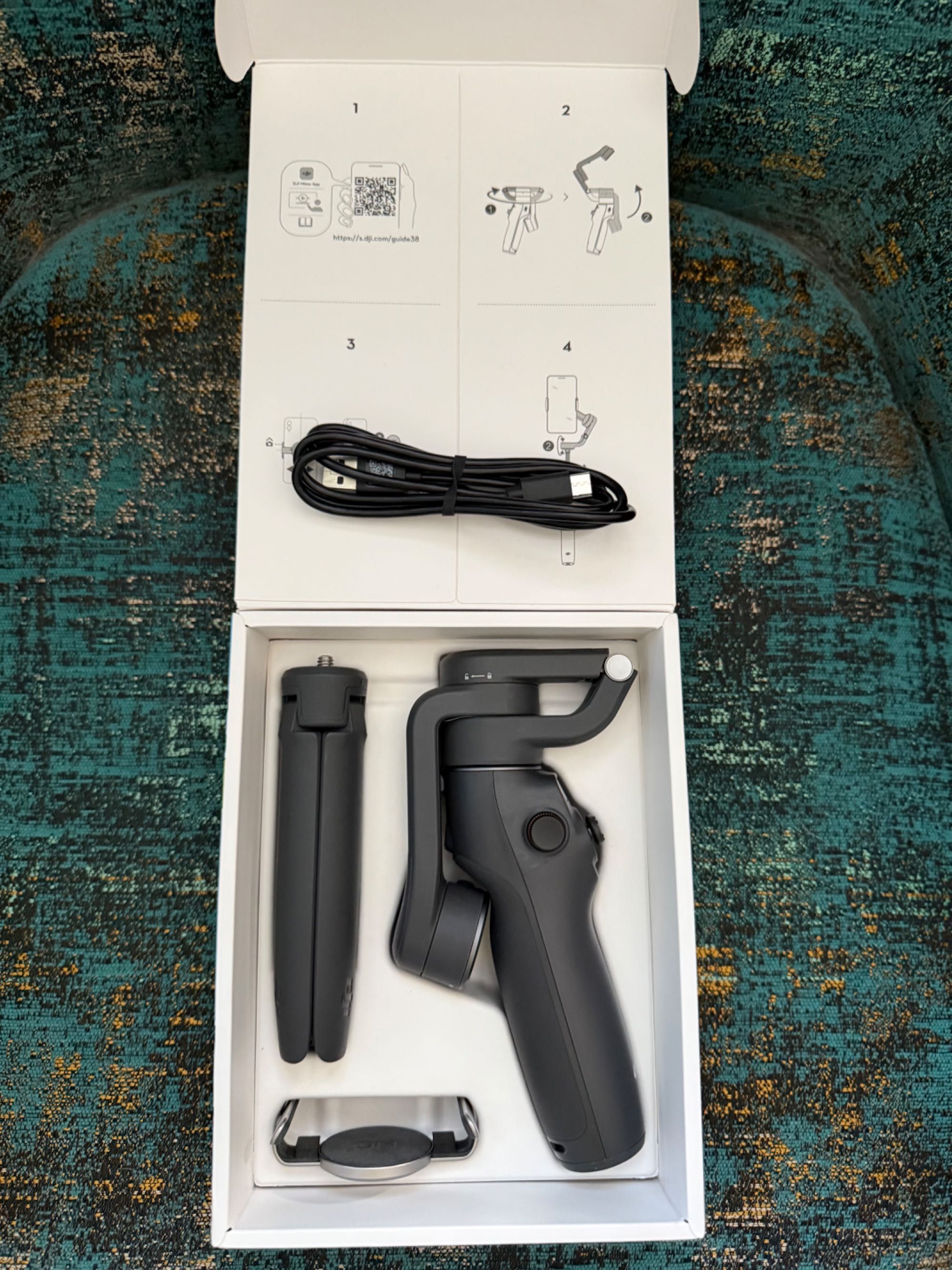 DJI Osmo Mobile 6 – Стабилизатор за смартфон (втора употреба)
