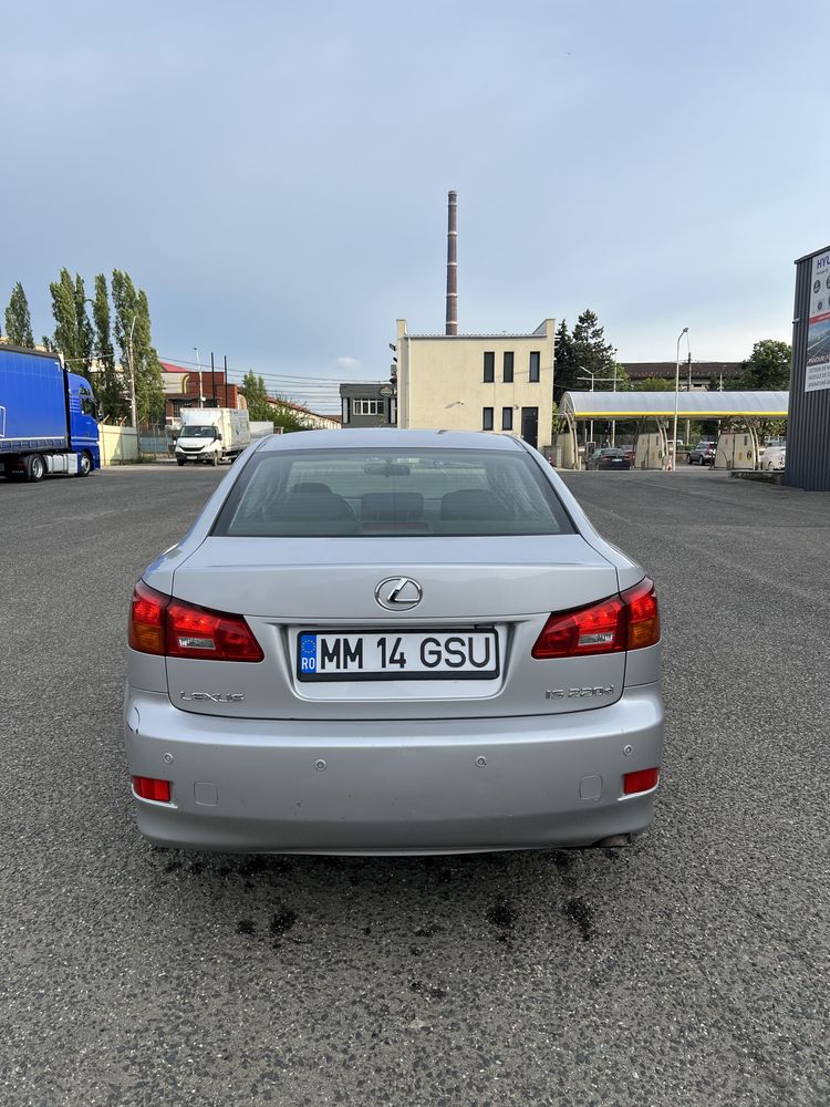 Vand Lexus IS220D-177 cai-2006 -234.000 km Italia