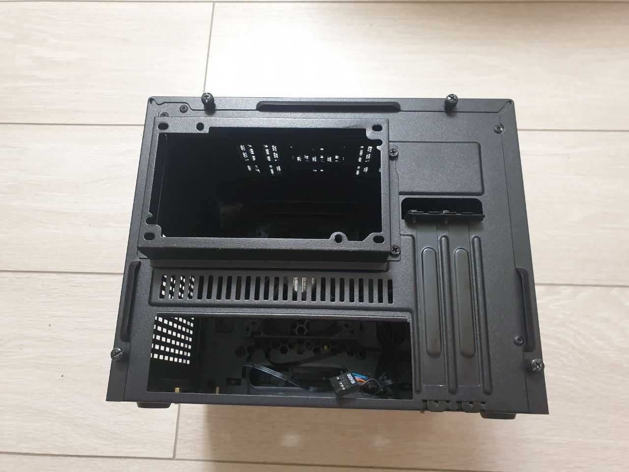 Mini-ITX корпус Cooler Master Elite 110