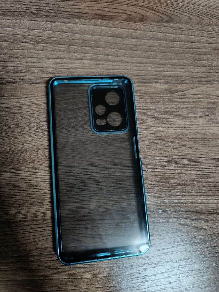 Продам чехол новый