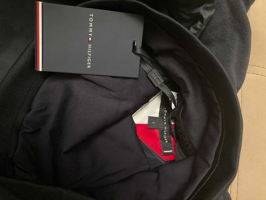 Чисто ново мъжко яке Tommy Hilfiger, размер S