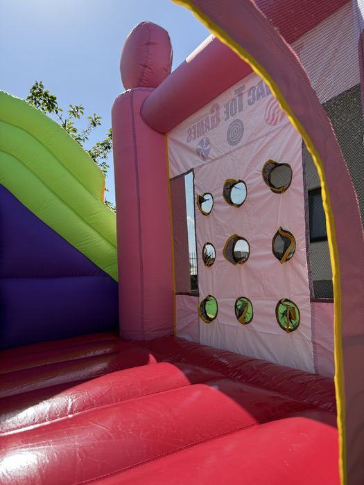 Castel gonflabil cu tobogan Candy Land