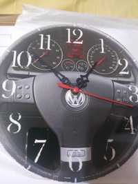 Стенен MDF часовник с уникален дизайн