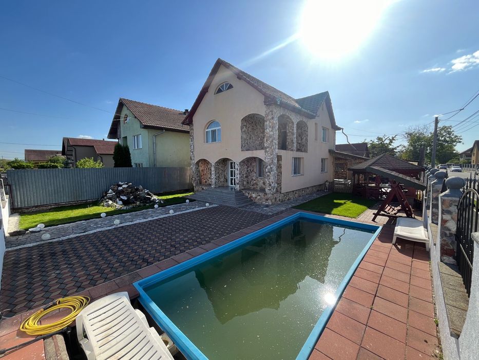 Vand casa in cartierul primăverii
