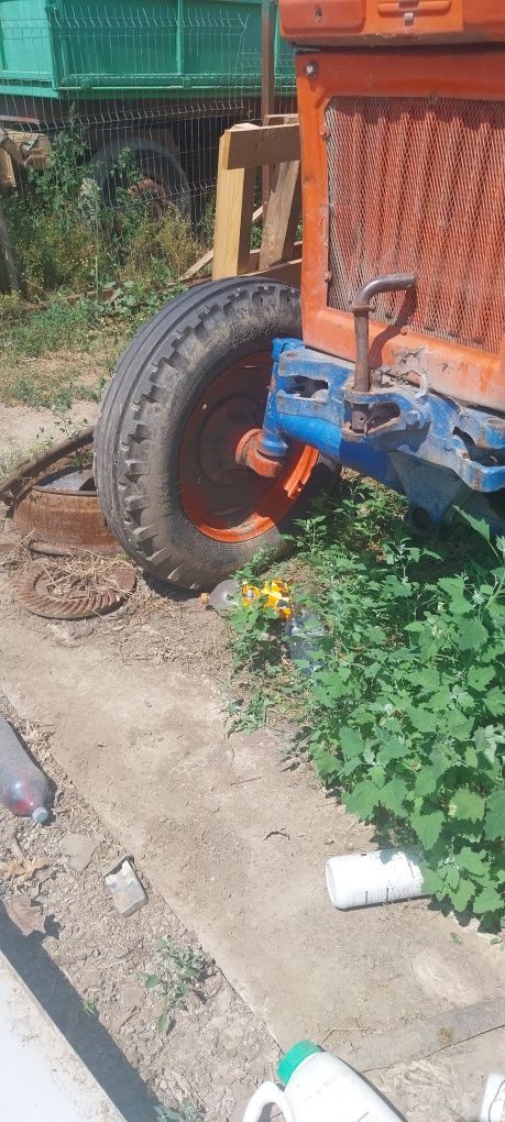 Tractor 650 și plug