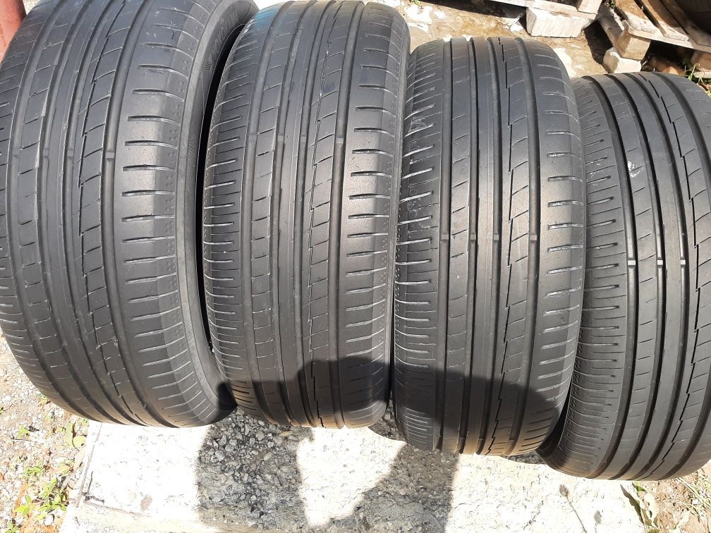 Продам шины 235/55/18 якогама