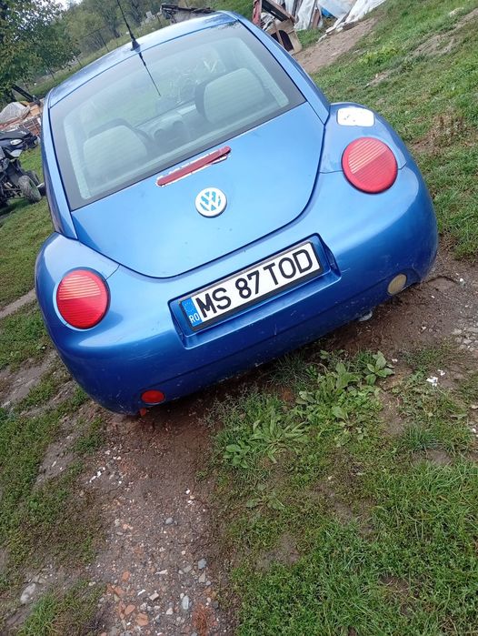 se vinde Volkswagen Beetle 900€ negociabil!!