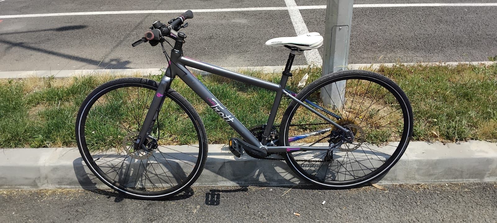 Bicicleta roti 28" gravel