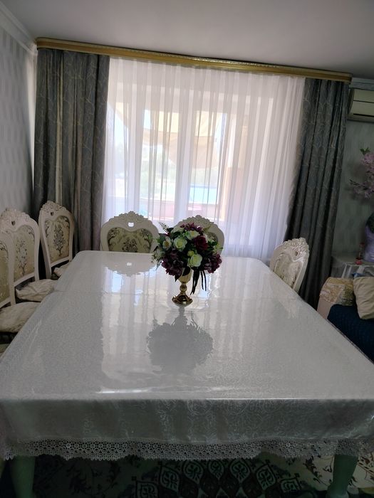 Продам стол обеденный 2 шт по 30 000 тг