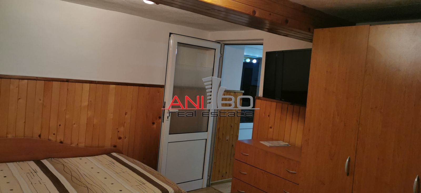 Къща в София, област-с.Антон площ 300 цена 210000€