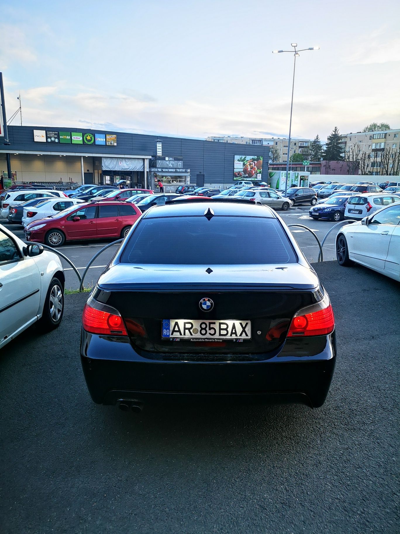 Vând Bmw 520i M-packet