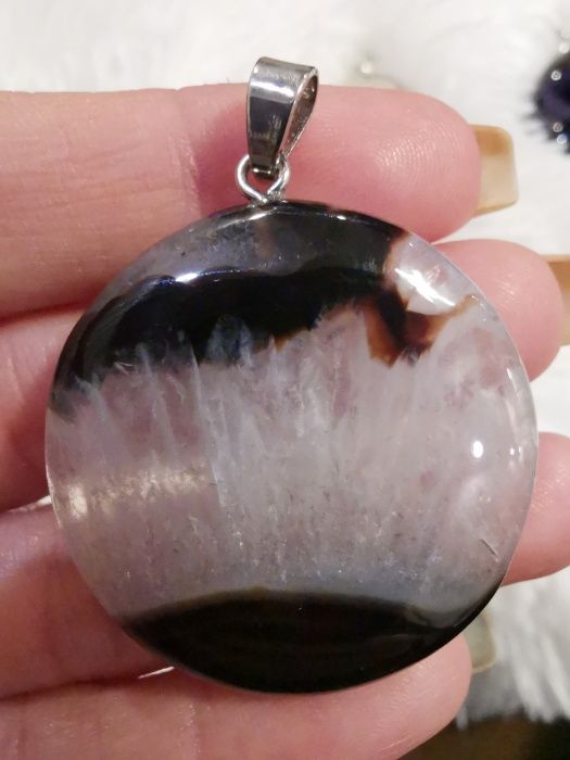 Висулки за колие от полускъпоценни камъни