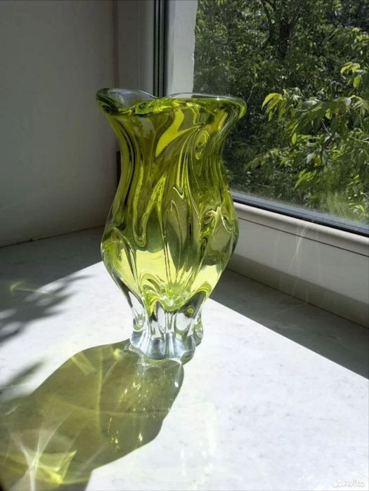 Ваза для цветов в стилистике дизайнера Josef Hospodka.