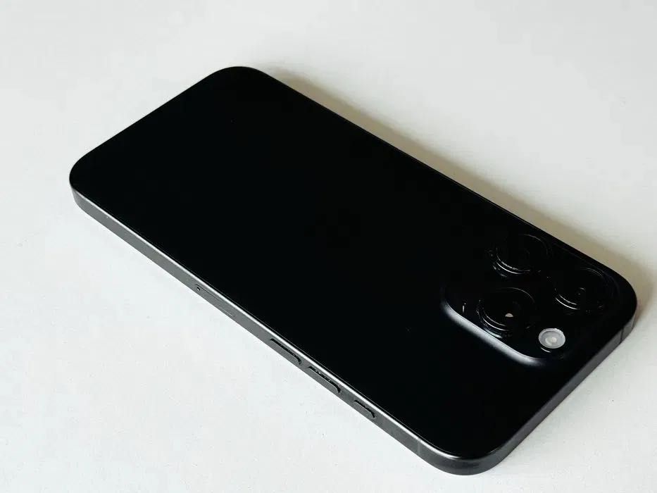 Iphone 16 Pro Max 256GB Black Гаранция 6 месеца