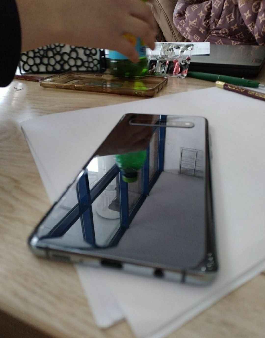 Samsung galaxy S10 5g 8/ 512gb Srochna sotiladi.