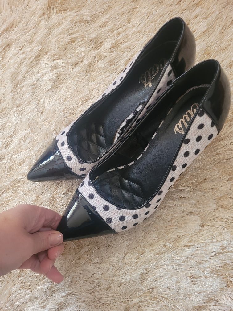 Pantofi stiletto 39!