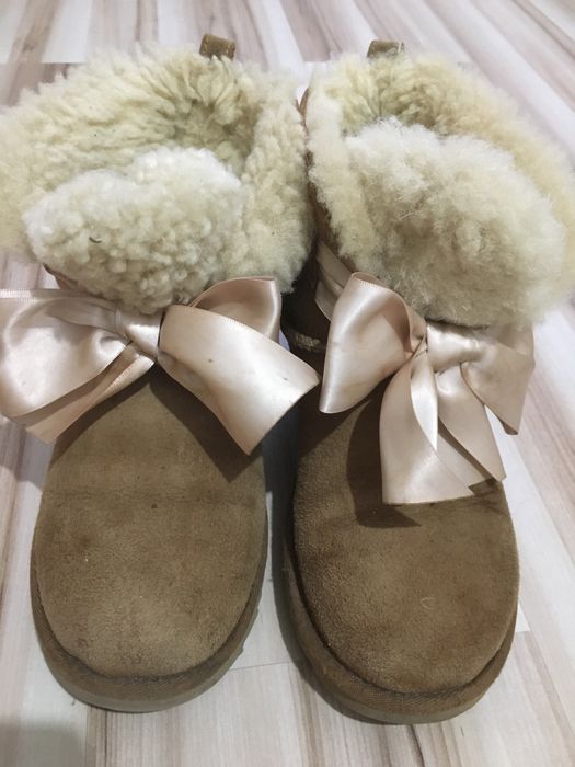 ugg uri marime 37
