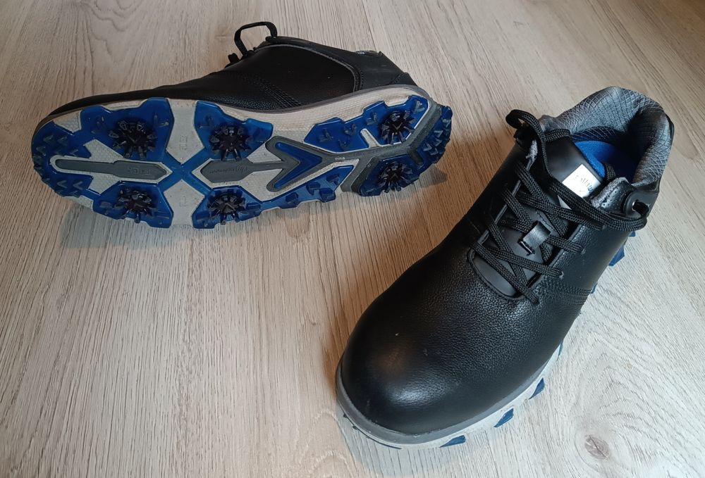 Голф обувки 45 Callaway Apex Pro S

Един път обувани, неразличими от н