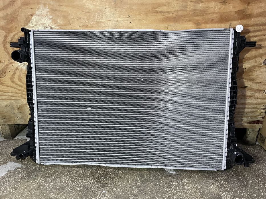 Radiator apa Audi RSQ7, RSQ8, Urus, Bentayga - 4M0121251M