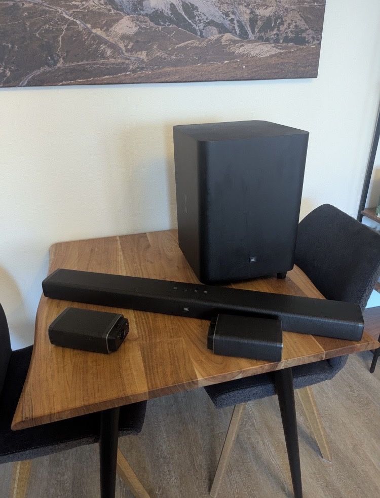 JBL Bar 5.1 4K Dolby Digital Dolby Pro Logic 2 DTS 510W Surround