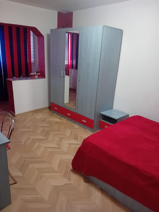 Închiriez garsoniera confort.1