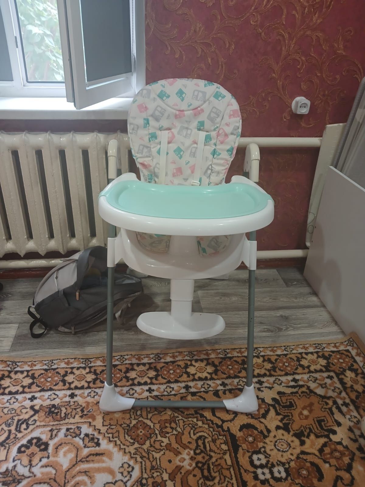 Деское кресло в отличном состояний, хорошего качества