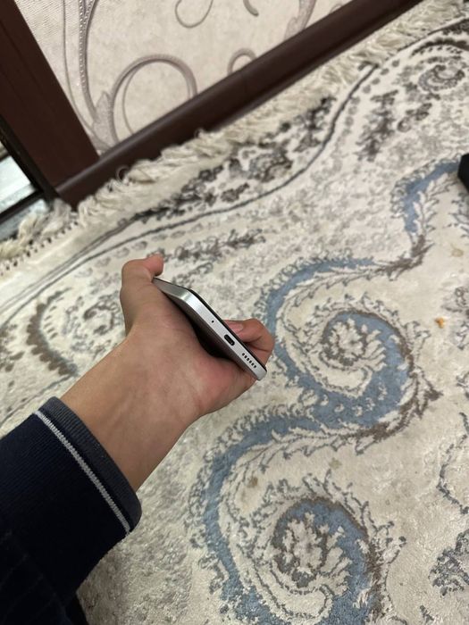 Redmi 12 12/256gb sotiladi