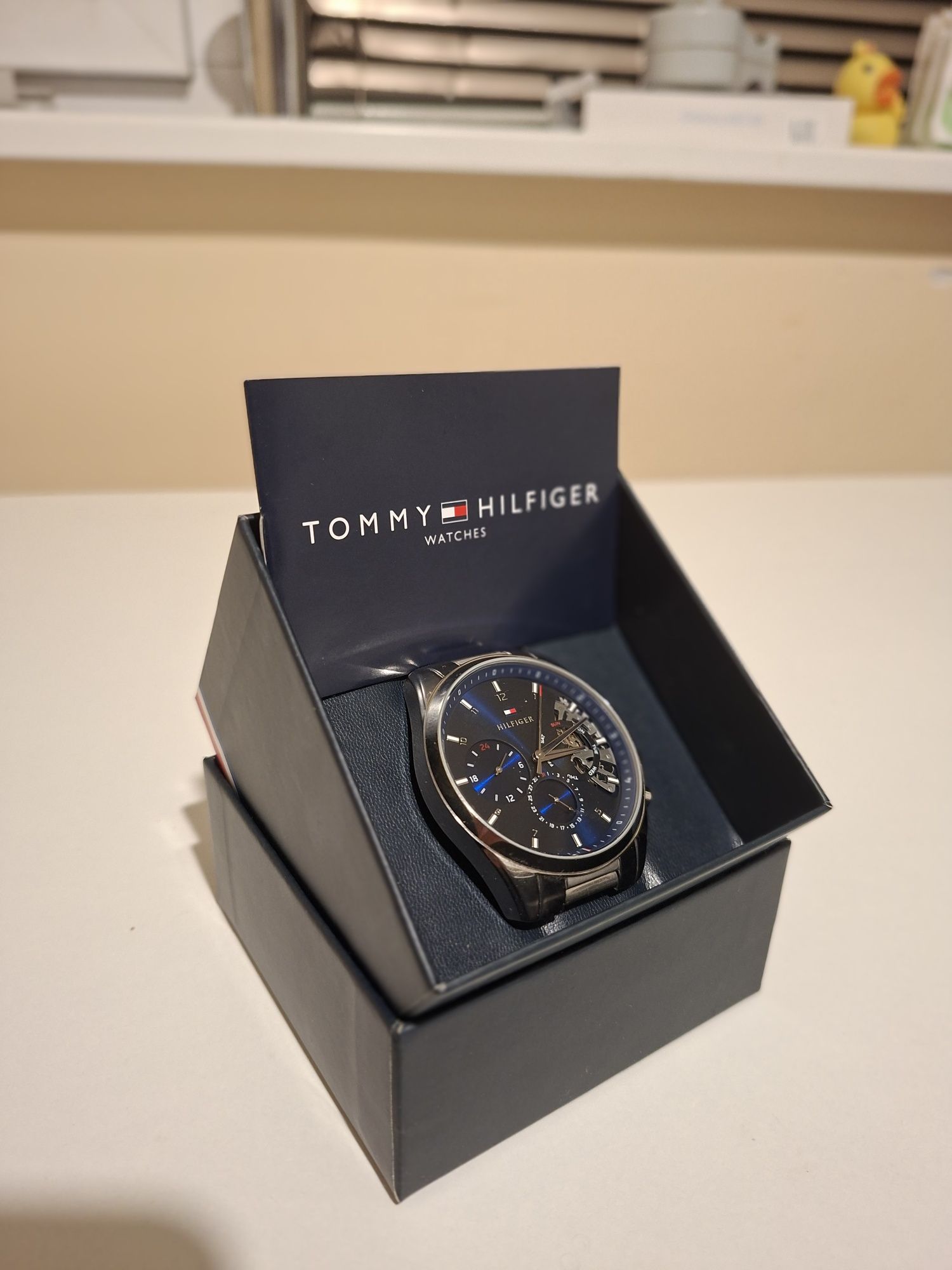 Оригинален часовник Tommy Hilfiger