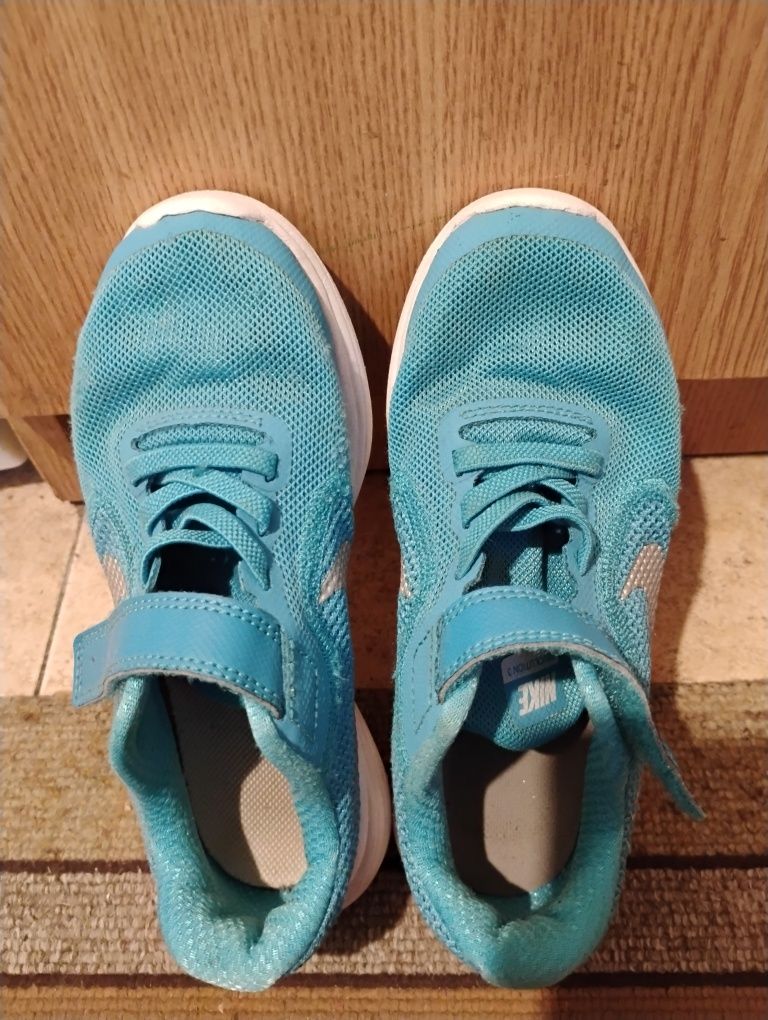 Детски маратонки Nike 30 номер,15лв.