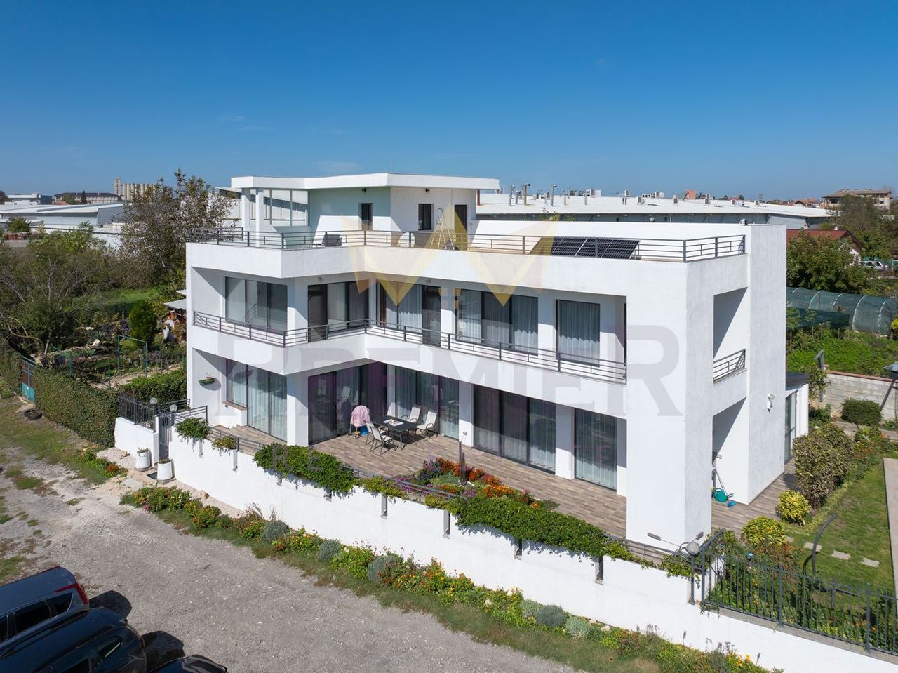 Продава се Къща в Балчик - 309 кв.м за 1360 €/кв.м - Снимка #1