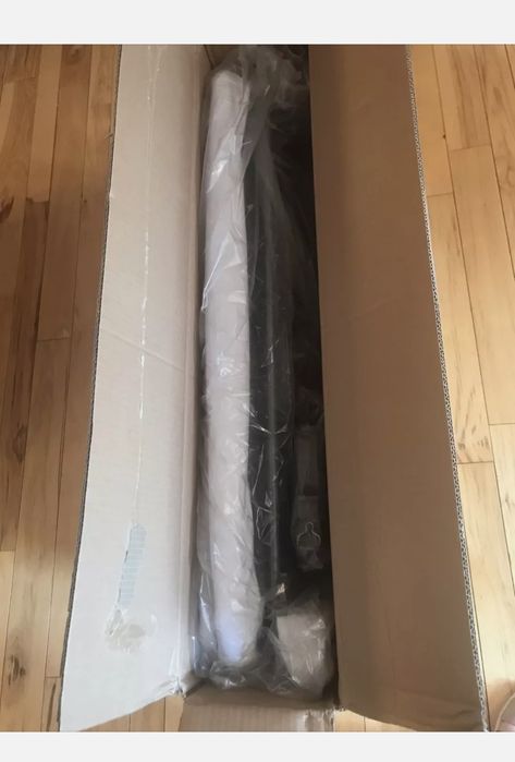 Next to me Hauck face to me