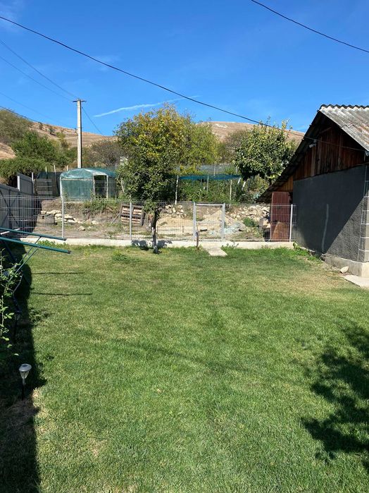 casa si teren 1000 mp cu utilitati Gura Vadului Prahova