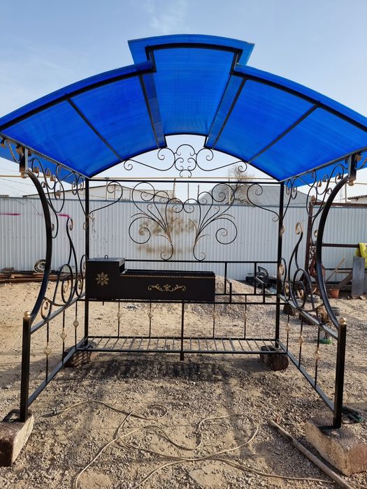 качели 250000 тенге скамейки-70000 мангалы с навесом -250000.