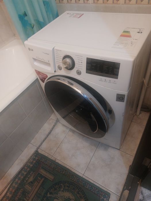 Продам стиральную машину LG 7кг